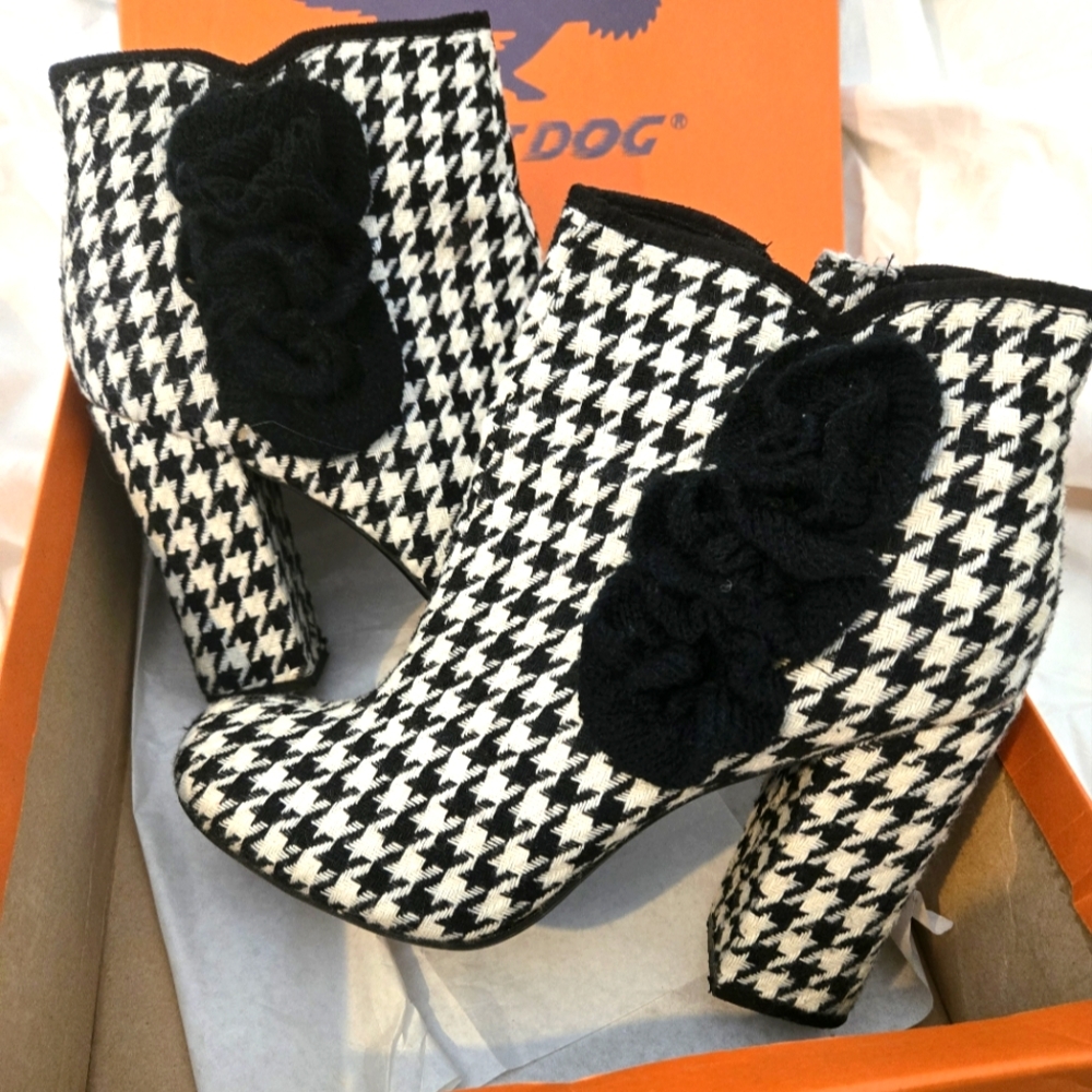 Rocket Dog Black and White Houndstooth Ankle Boots